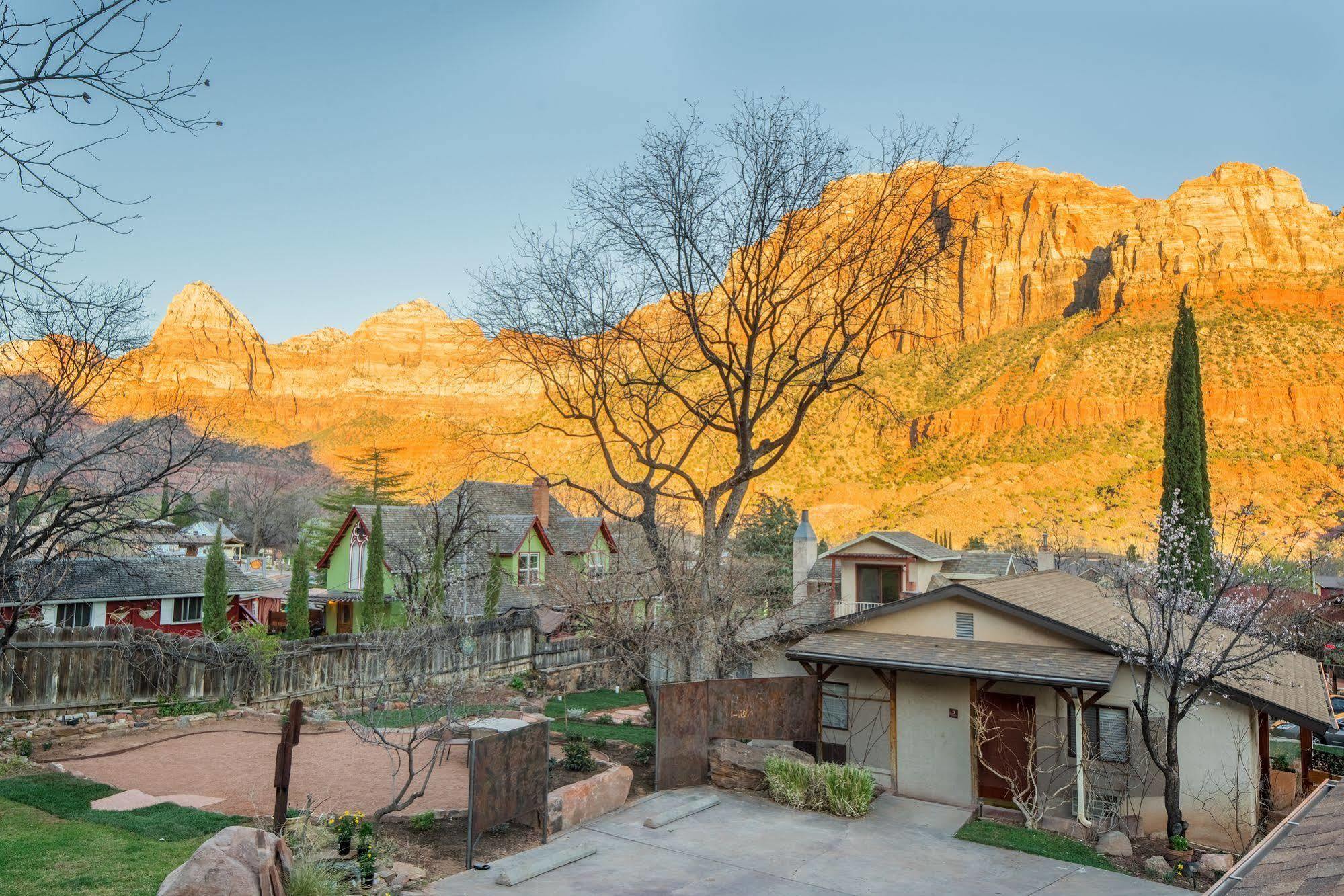 ספרינגדייל Red Rock Inn Cottages מראה חיצוני תמונה