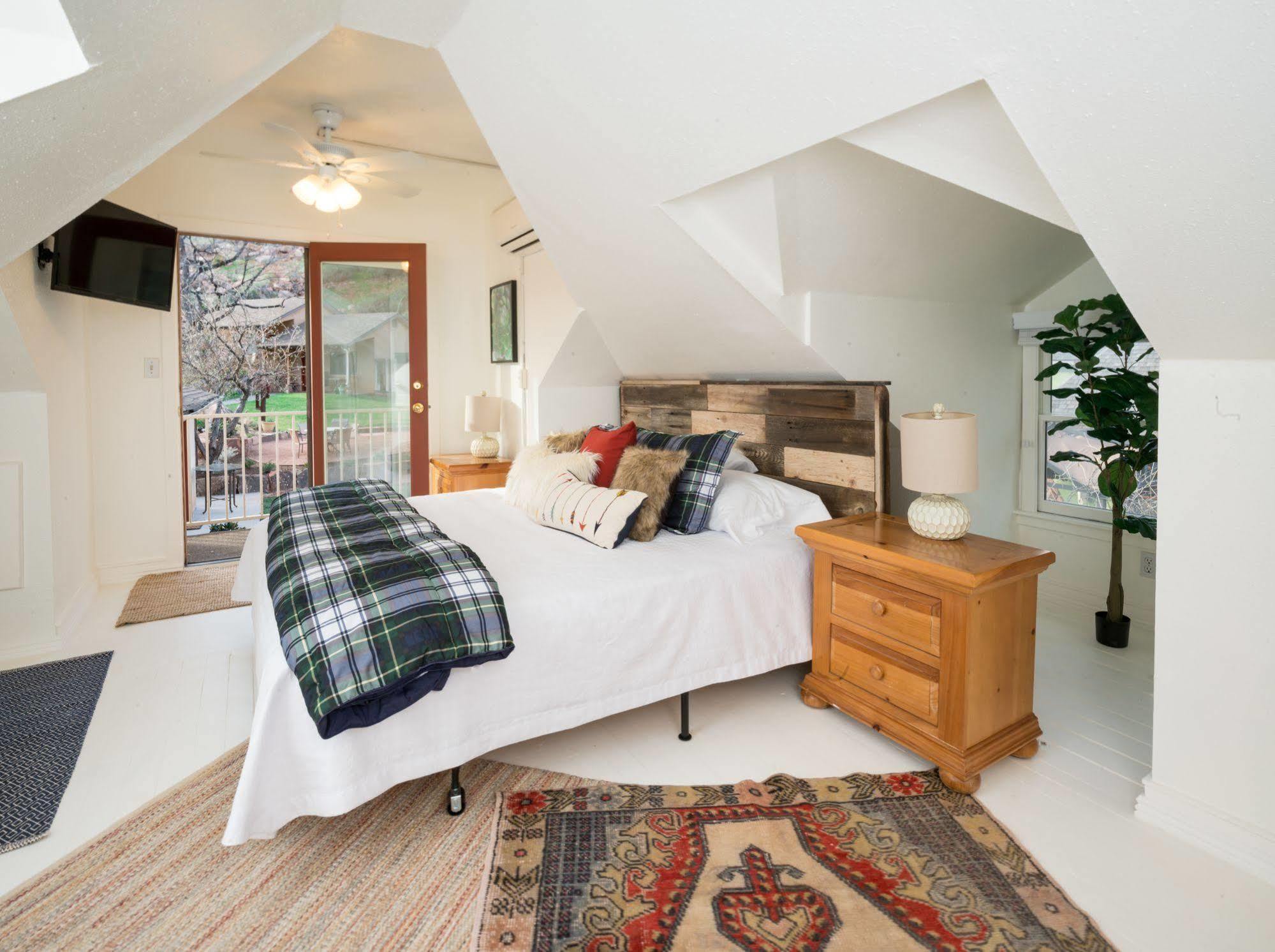 ספרינגדייל Red Rock Inn Cottages מראה חיצוני תמונה