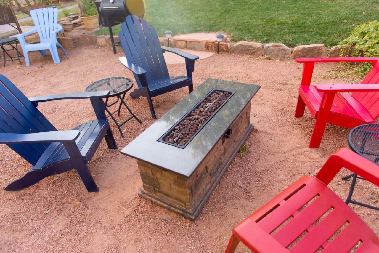 ספרינגדייל Red Rock Inn Cottages מראה חיצוני תמונה